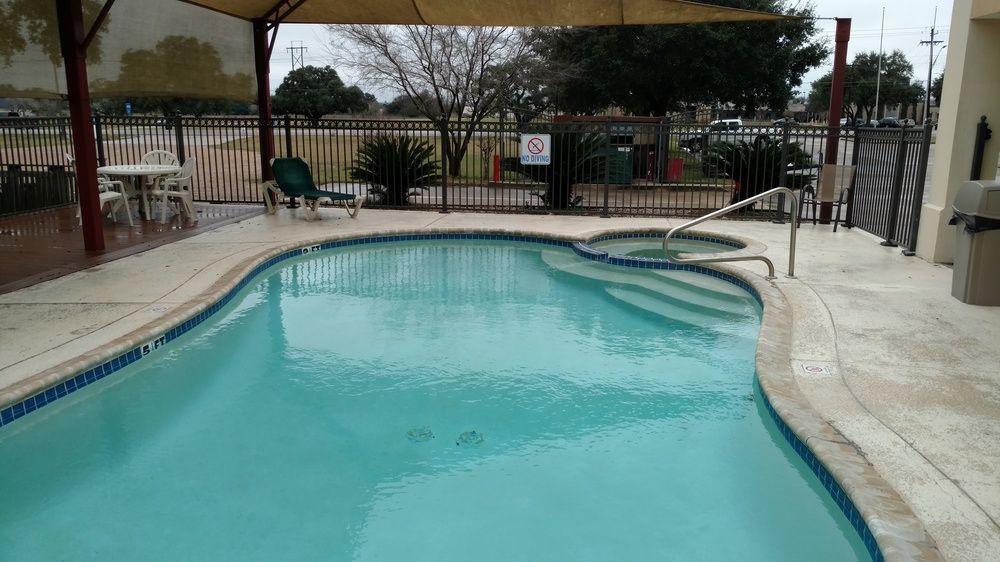 Executive Inn & Suites Cuero Exterior photo
